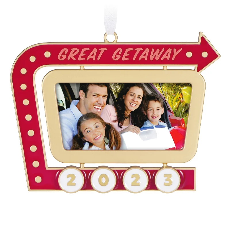 Hallmark 2023 Keepsale Ornament Great Getaway 2023 Metal Photo Frame Ornament