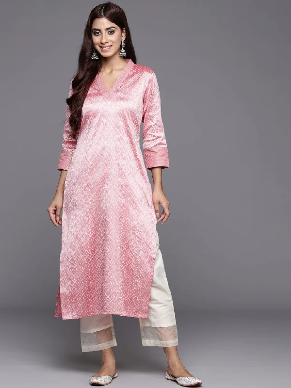 Varanga Women Pink Zari Embroidered Straight Kurta