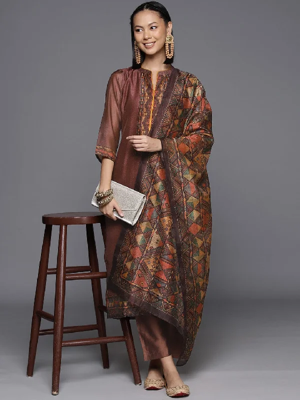 varanga-women-woven-design-printed-straight-kurta-paired-with-solid-bottom-and-printed-dupatta-vskd31807